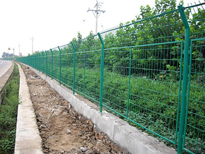 公路护栏网 - 河北振兴金源丝网集团有限公司图片3