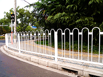 京式道路护栏 - 河北振兴金源丝网集团有限公司图片2