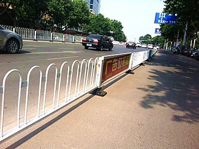 京式道路护栏 - 河北振兴金源丝网集团有限公司图片3
