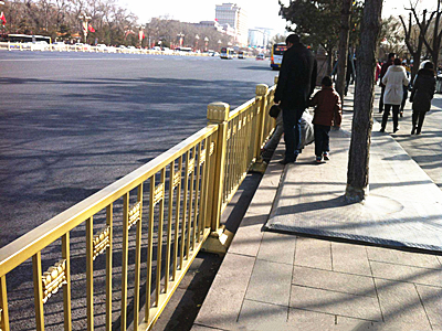 新型道路护栏 - 河北振兴金源丝网集团有限公司图片2