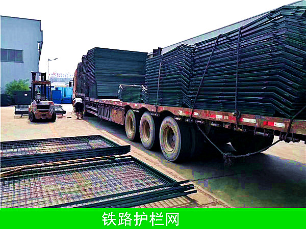 8001铁路护栏  - 河北振兴金源丝网集团有限公司图片1